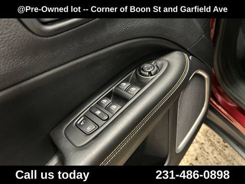 Used 2021 Jeep Compass Latitude w/ Convenience Group AWD/4WD image 16