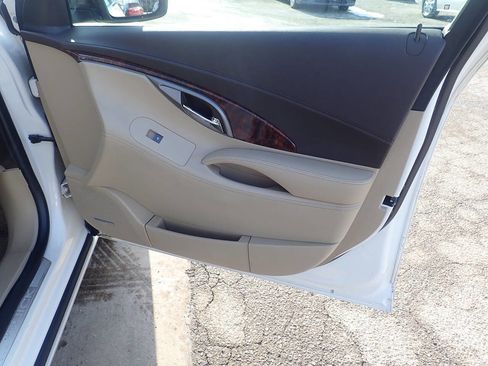 Used 2012 Buick LaCrosse Premium image 25