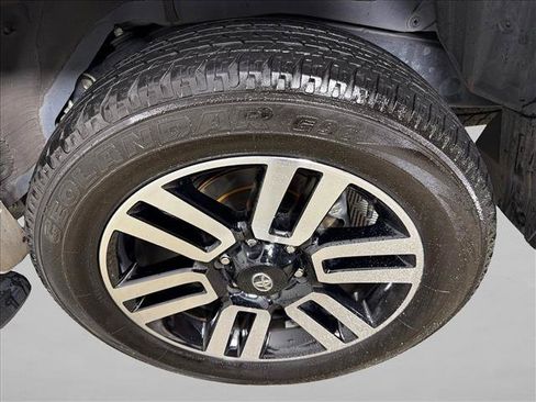 Used 2024 Toyota 4Runner Limited AWD/4WD image 21