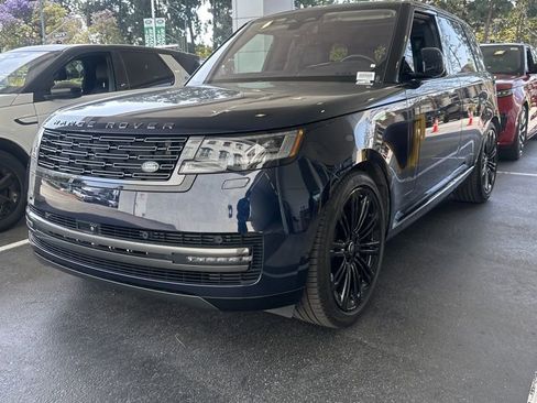 Used 2023 Land Rover Range Rover SE AWD/4WD image 1