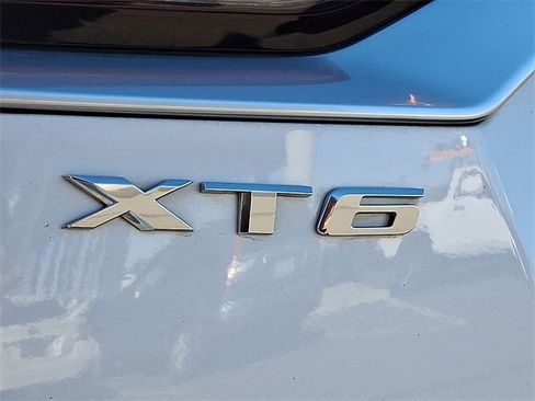 Used 2020 Cadillac XT6 Premium Luxury image 32