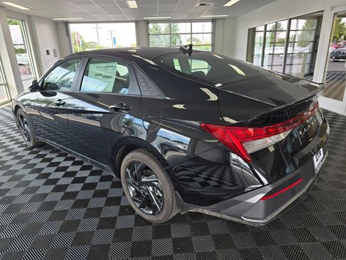 New 2026 Hyundai Elantra SEL FWD image 5