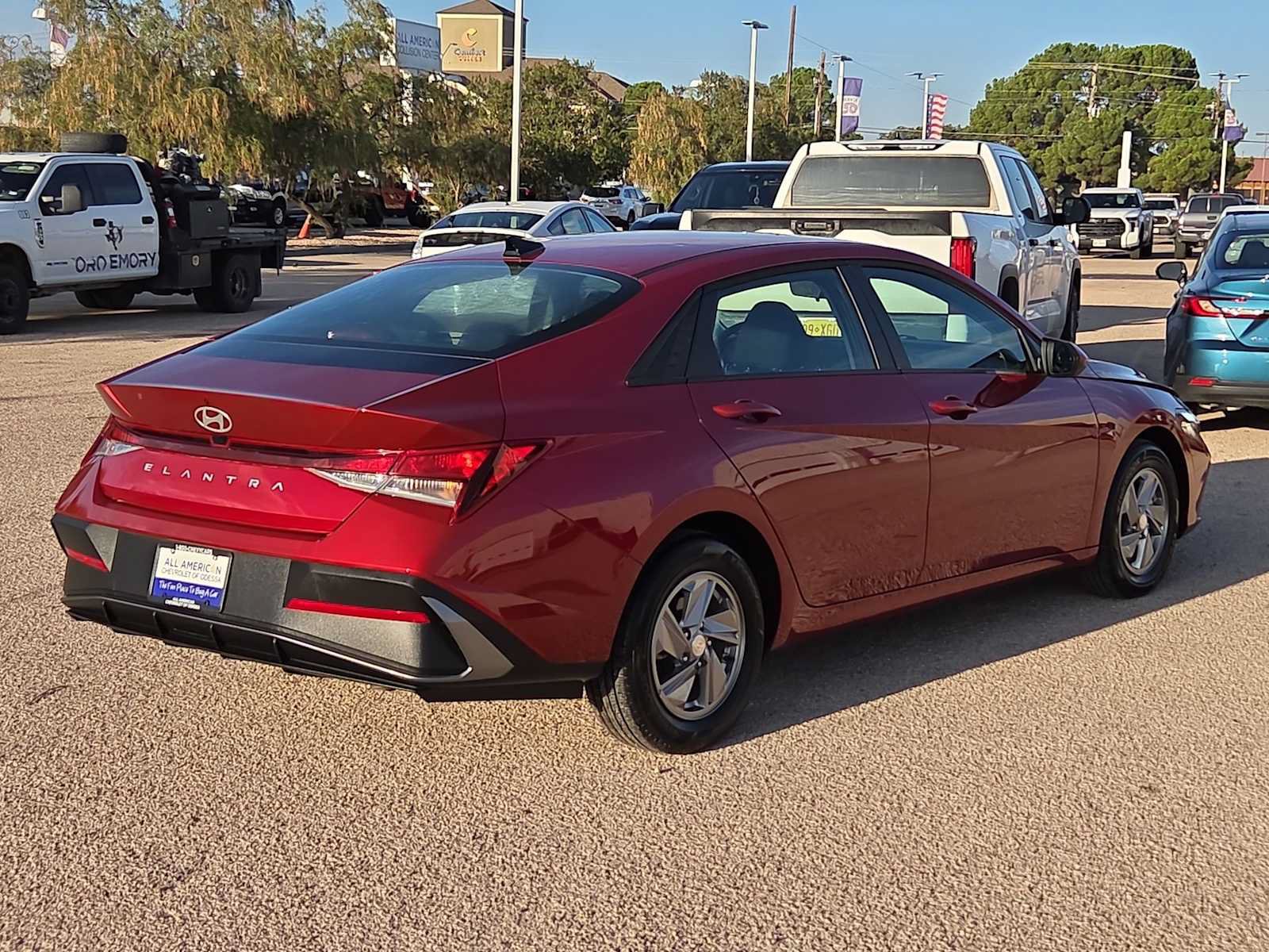 Used 2025 Hyundai Elantra SE FWD image 8