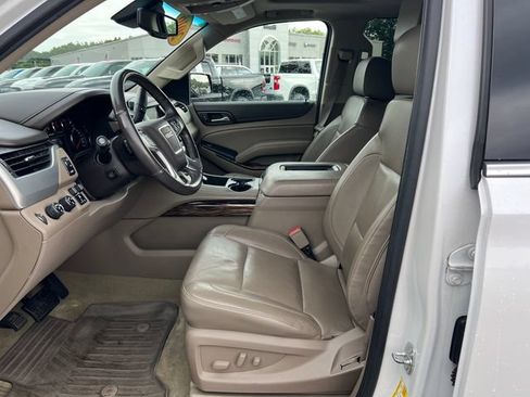 Used 2016 GMC Yukon XL SLT w/ Open Road Package AWD/4WD image 3