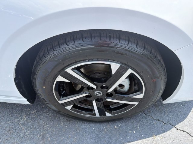 Used 2024 Nissan Sentra SV FWD image 15