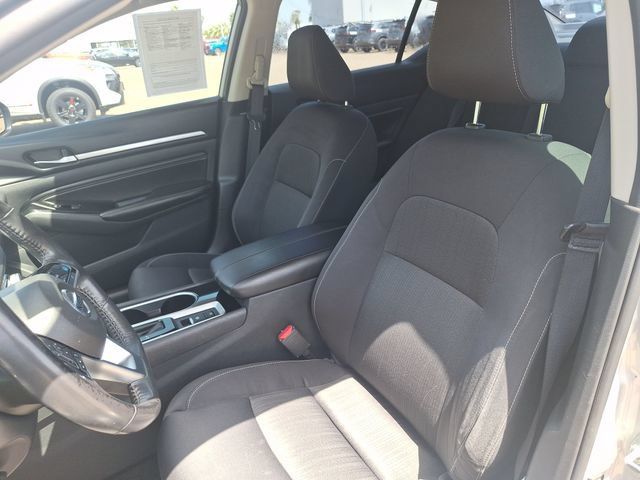 Certified 2022 Nissan Altima 2.5 SV w/ SV Premium Package AWD/4WD image 10
