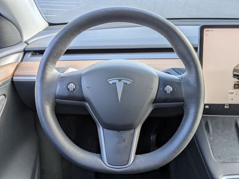 Used 2024 Tesla Model Y Long Range image 14