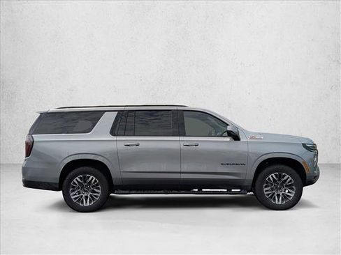 Used 2025 Chevrolet Suburban Z71 AWD/4WD image 4