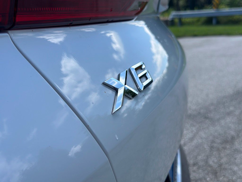 Used 2022 BMW X6 xDrive40i w/ M Sport Package AWD/4WD image 17