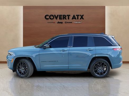 Used 2026 Jeep Grand Cherokee Summit w/ Obsidian Package AWD/4WD image 2