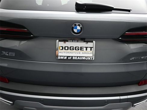 New 2026 BMW X5 xDrive40i w/ Climate Comfort Package image 16