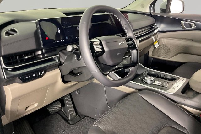 New 2027 Kia Carnival LXS FWD image 8
