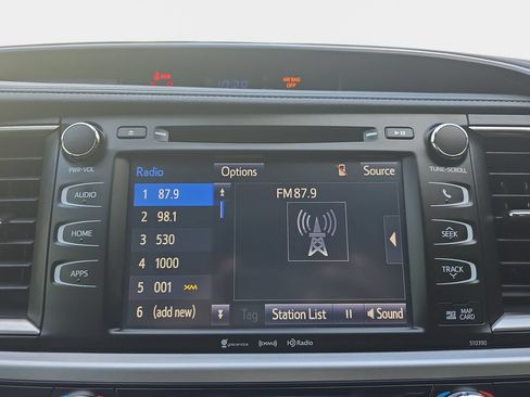 Used 2019 Toyota Highlander SE w/ Nightshade Edition AWD/4WD image 25
