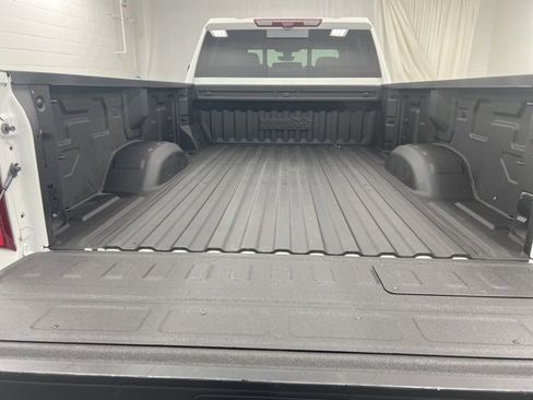 Used 2023 Chevrolet Silverado 3500 High Country w/ Technology Package image 8