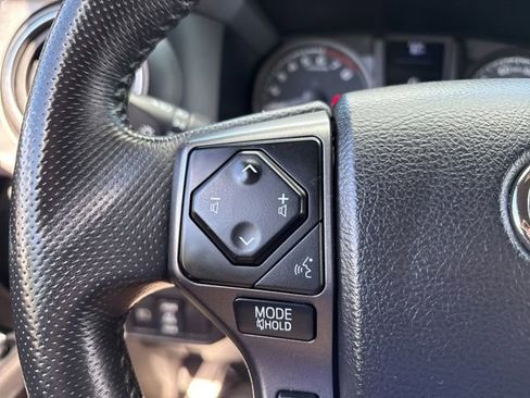 Used 2021 Toyota Tacoma TRD Off-Road AWD/4WD image 20