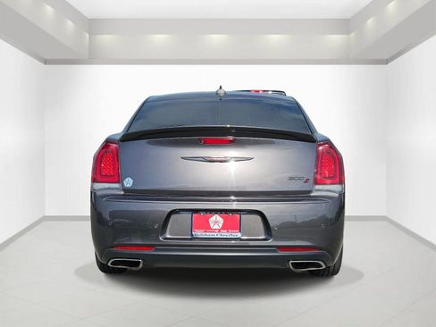 Used 2021 Chrysler 300 S w/ S Model Appearance Package RWD image 5