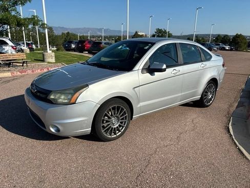 Used 2010 Ford Focus SES FWD image 3
