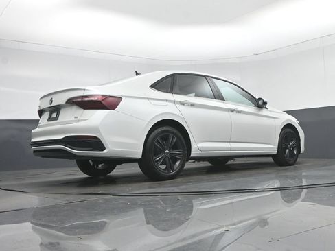 Used 2024 Volkswagen Jetta SE FWD image 54
