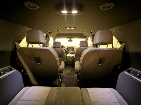 Used 2023 Chevrolet Traverse LT image 33