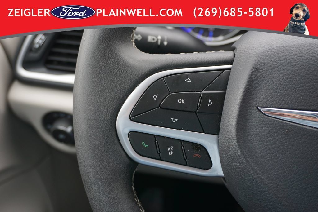 Used 2024 Chrysler Pacifica Touring-L FWD image 26