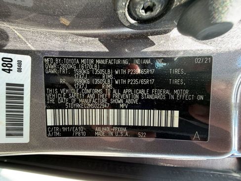 Used 2021 Toyota Sienna XLE FWD image 28