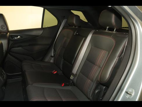 Used 2023 Chevrolet Equinox RS AWD/4WD image 27