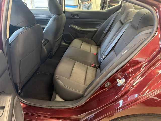 Used 2024 Nissan Altima 2.5 SV FWD image 28