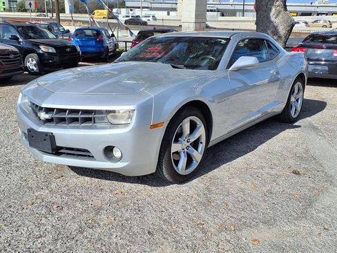 Used 2011 Chevrolet Camaro LT RWD image 3