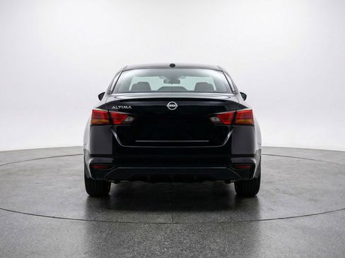 Used 2025 Nissan Altima 2.5 SV FWD image 7