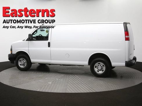Used 2020 Chevrolet Express 3500 w/ Driver Convenience Package RWD image 59