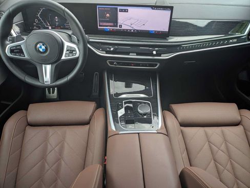 Used 2024 BMW X5 xDrive40i w/ M Sport Package AWD/4WD image 26