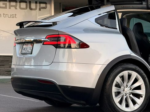 Used 2017 Tesla Model X 75D AWD/4WD image 9