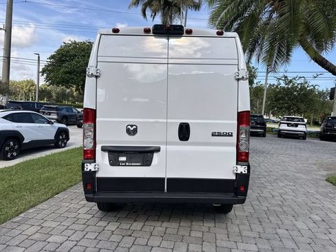 Used 2024 RAM ProMaster 2500 w/ Convenience Group FWD image 36