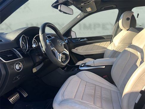 Used 2015 Mercedes-Benz ML 63 AMG 4MATIC image 9