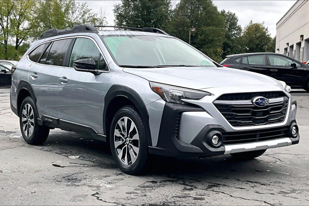 Certified 2025 Subaru Outback Limited AWD/4WD image 19