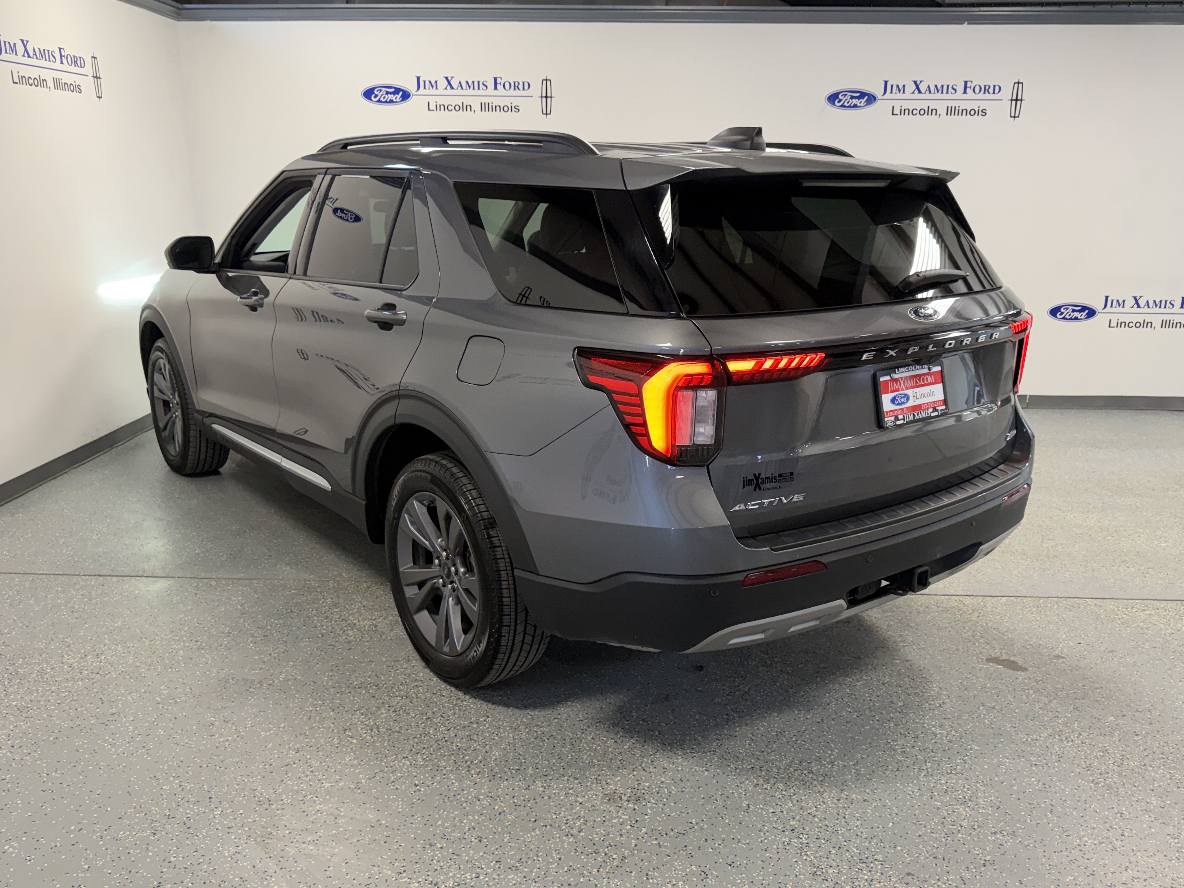Used 2025 Ford Explorer Active w/ Active Comfort Package AWD/4WD image 32