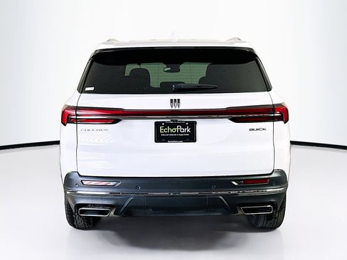 Used 2025 Buick Enclave Preferred image 7