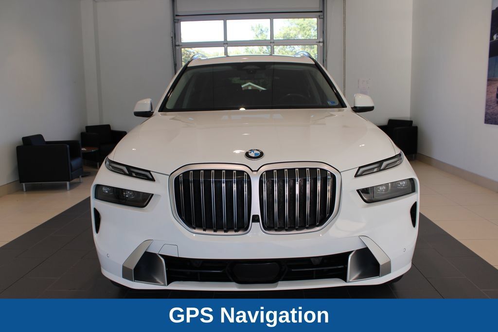 Used 2023 BMW X7 xDrive40i AWD/4WD image 14