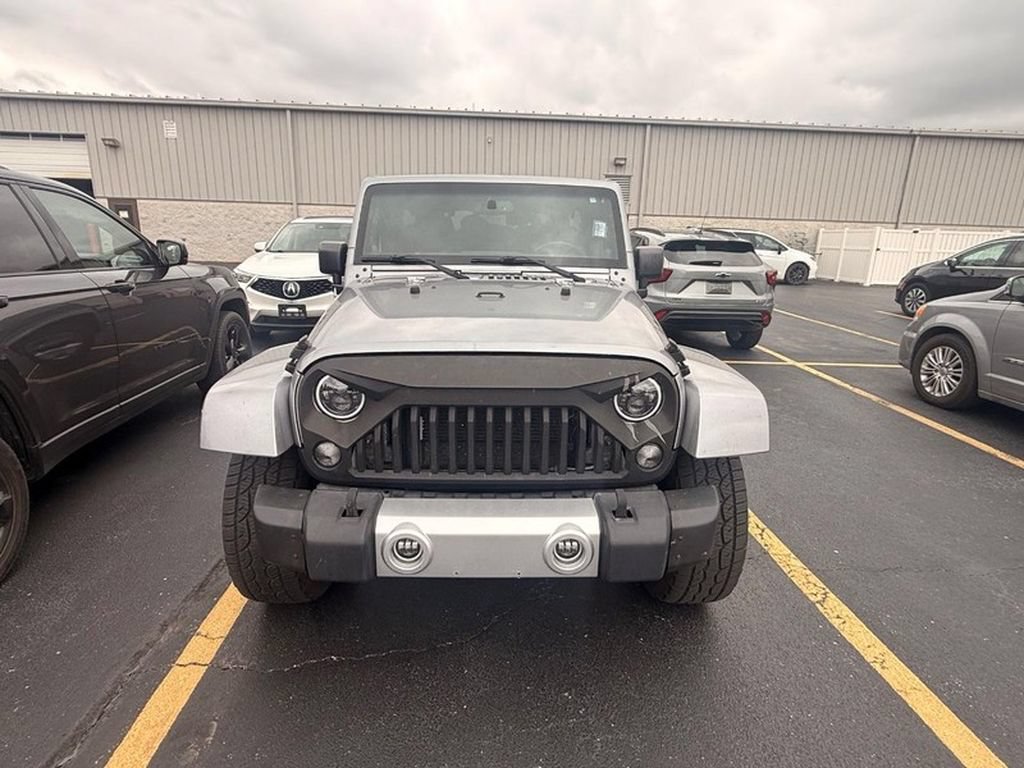 Used 2014 Jeep Wrangler Unlimited Sahara w/ Connectivity Group AWD/4WD image 4