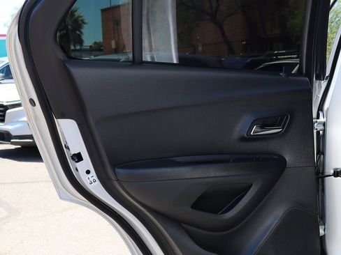 Used 2020 Chevrolet Trax LS w/ Tint and Cruise Package FWD image 29