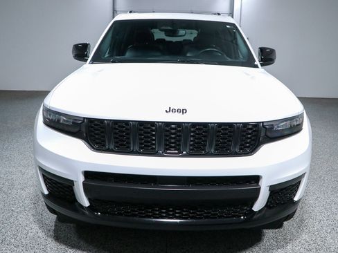 Used 2023 Jeep Grand Cherokee L Laredo AWD/4WD image 4
