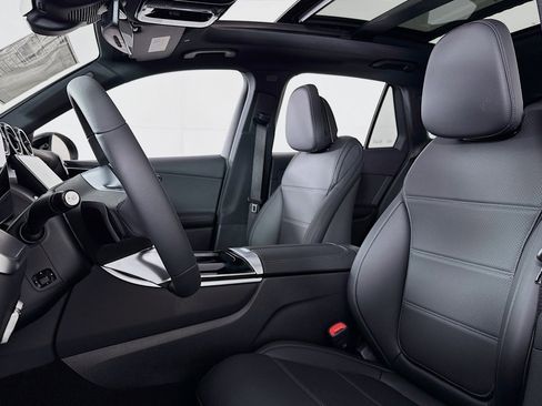 New 2026 Mercedes-Benz GLC 300 image 16