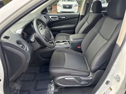 Used 2020 Nissan Pathfinder S image 15