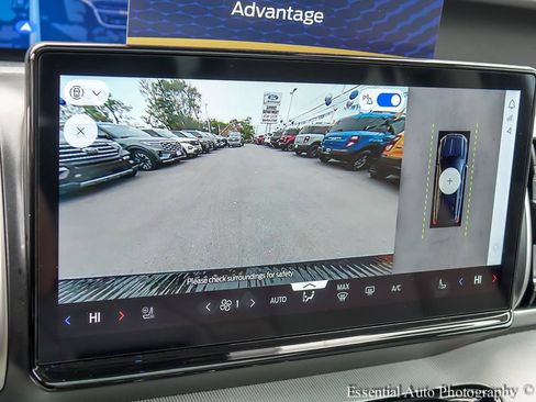 Used 2025 Ford Expedition Active AWD/4WD image 21