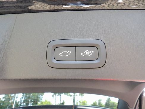 New 2026 Volvo XC40 B5 Plus w/ Protection Package Premier image 23