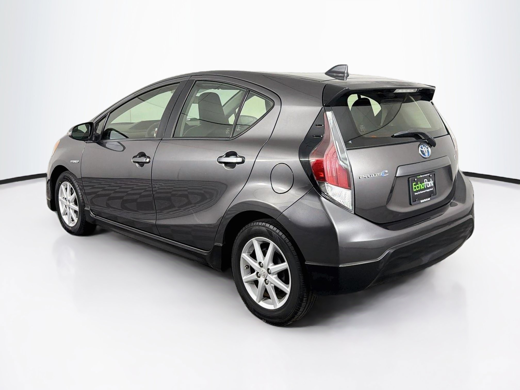 Used 2017 Toyota Prius C One FWD image 5