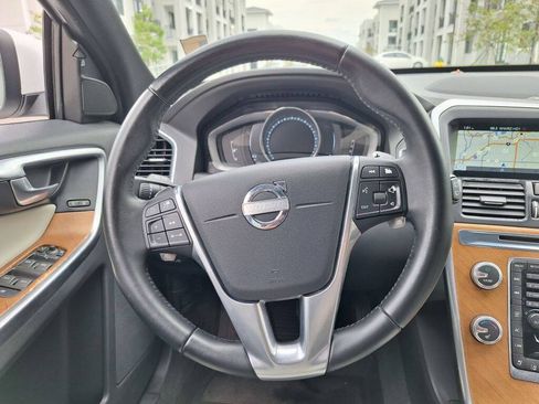 Used 2015 Volvo XC60 T6 Platinum FWD image 42
