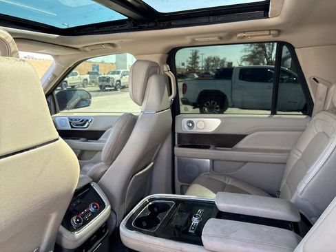 Used 2019 Lincoln Navigator L Reserve AWD/4WD image 3