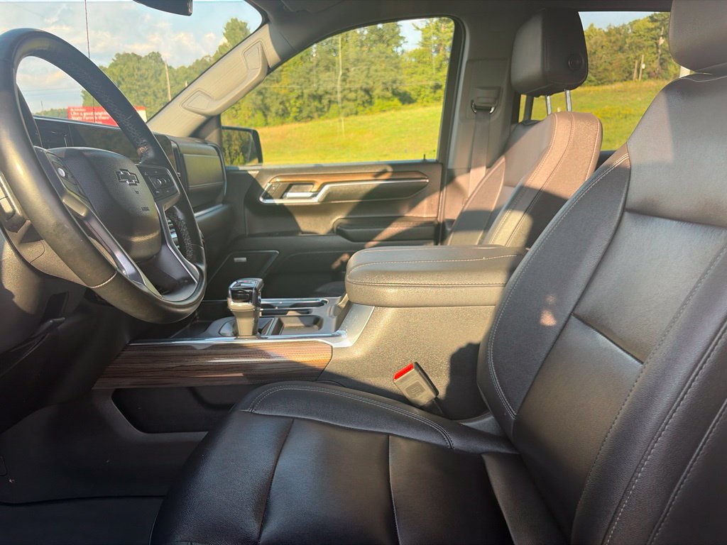 Used 2024 Chevrolet Silverado 1500 RST w/ Redline Edition AWD/4WD image 17
