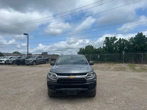 Used 2022 Chevrolet Colorado W/T AWD/4WD image 3